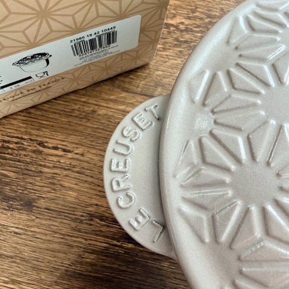 BNIB Rare Le Creuset Wagara Cocotte Every Sisal Rice Pot - Picture 10 of 14